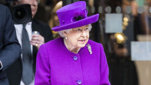 Elizabeth II : quel avenir pour les célèbres sacs à main de la reine ?