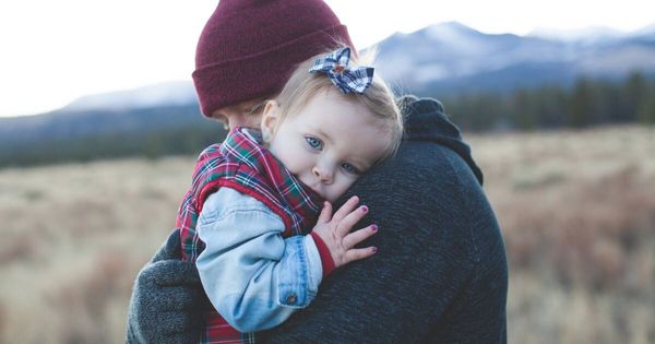 Elle détecte un cancer de l’oeil à sa fille en remarquant ce détail généralement anodin