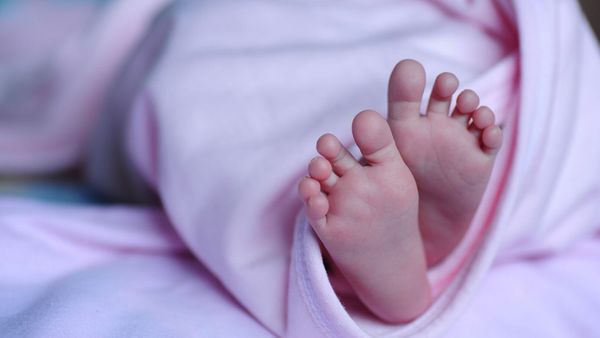 Enceinte, elle rompt avec le père de son bébé après une dispute sur le futur prénom