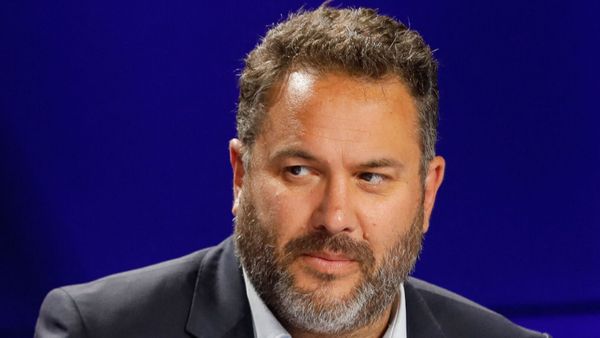 EXCLU. Bruce Toussaint : pourquoi il a fait un selfie à quelques mètres du corps de sa mère décédée