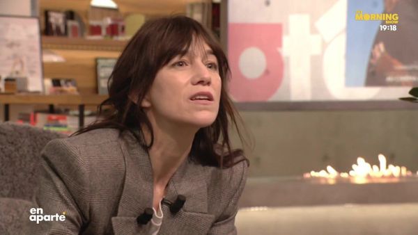 "Je m’enfermais dedans" : ce rituel très "morbide" de Charlotte Gainsbourg suite à la mort de son père
