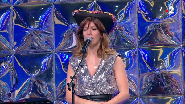 Magali Ripoll déphasée : "je vais tout vous avouer", la raison de sa fébrilité soudaine moquée par Nagui