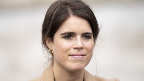 Princesse Eugenie enceinte de son deuxième enfant : elle dévoile un impressionnant baby bump en robe printanière
