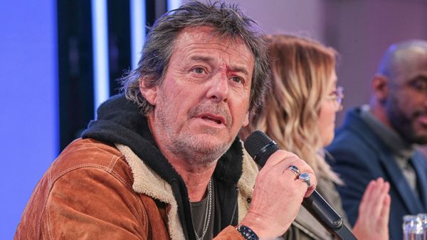 "Sa voix me manque" : Jean-Luc Reichmann toujours meurtri par la mort de sa mère