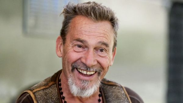 "Surtout lorsque je fume mon pétard" : Florent Pagny malade, il livre des confidences jamais faites sur son cancer
