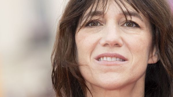“Très fière d’annoncer…” : Charlotte Gainsbourg pose la dernière pierre à un projet de longue haleine sur son père