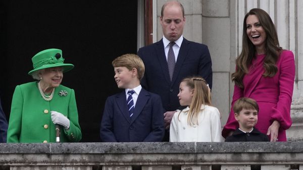 William et Kate : cette photo touchante jamais dévoilée d’Elizabeth II avec leurs enfants juste avant sa mort