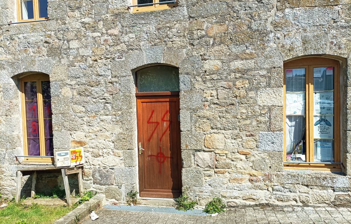 Bretagne : Plusieurs tags nazis découverts sur des bâtiments à Rostrenen