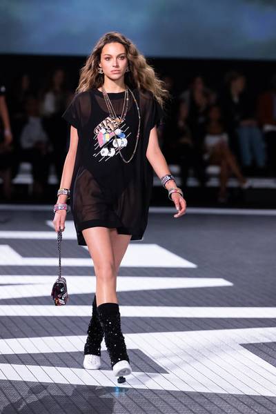 La fille de Yannick Noah illumine le défilé Chanel de Los Angeles