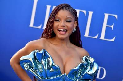 Une vraie “Petite Sirène”: Halle Bailey fait sensation à l’avant-première du film dans une robe de circonstance