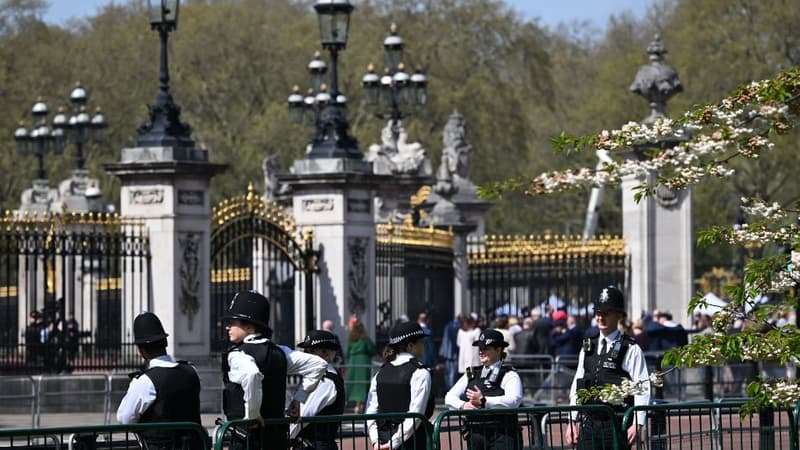 Arrestation près du palais de Buckingham: l’homme interné et placé en “liberté sous caution”