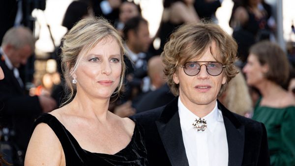 Alex Lutz : ce détail détonnant de son look qui lui donne un véritable cachet sur les marches de Cannes 2023