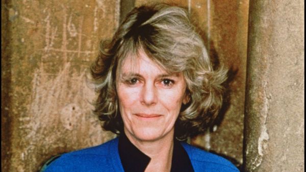 Camilla Parker Bowles : l’évolution physique de la reine consort au fil des années (Photos)