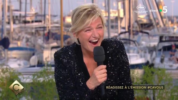 “Il m’en veut à mort” : ce petit piège tendu par Anne-Elisabeth Lemoine à l’un de ses invités dans C à vous