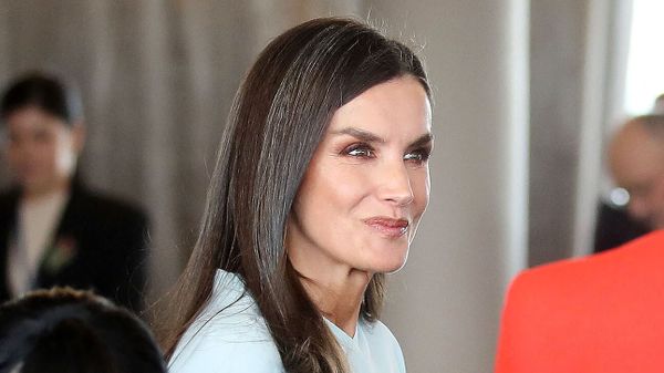 Letizia d’Espagne : découvrez le prix hors sol de son sobre tailleur pour la remise de diplôme de sa fille Leonor