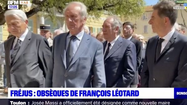 Obsèques de François Léotard : François Bayrou, Paul-Loup Sulitzer, des chants corses… L’adieu à l’ancien ministre