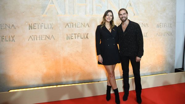 "On cumule les imprévus" : enceinte, Camille Cerf s’envole avec son chéri pour s’éloigner des problèmes