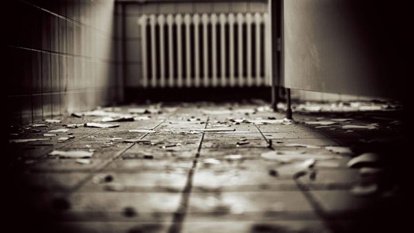 "Otage" et "esclave" dans sa propre maison, un homme paralysé a vécu l’enfer à cause de sa femme