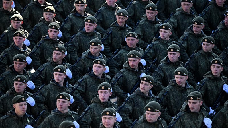 Russie: Medvedev annonce que l’armée a recruté près de 120.000 soldats contractuels en 2023