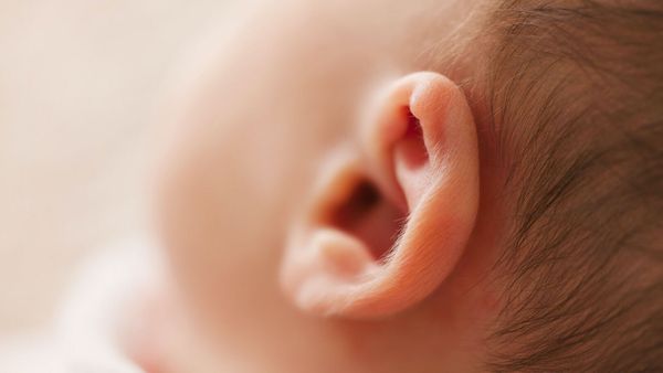 TÉMOIGNAGE. "J’ai fait percer les oreilles de mon bébé, je l’ai regretté immédiatement"
