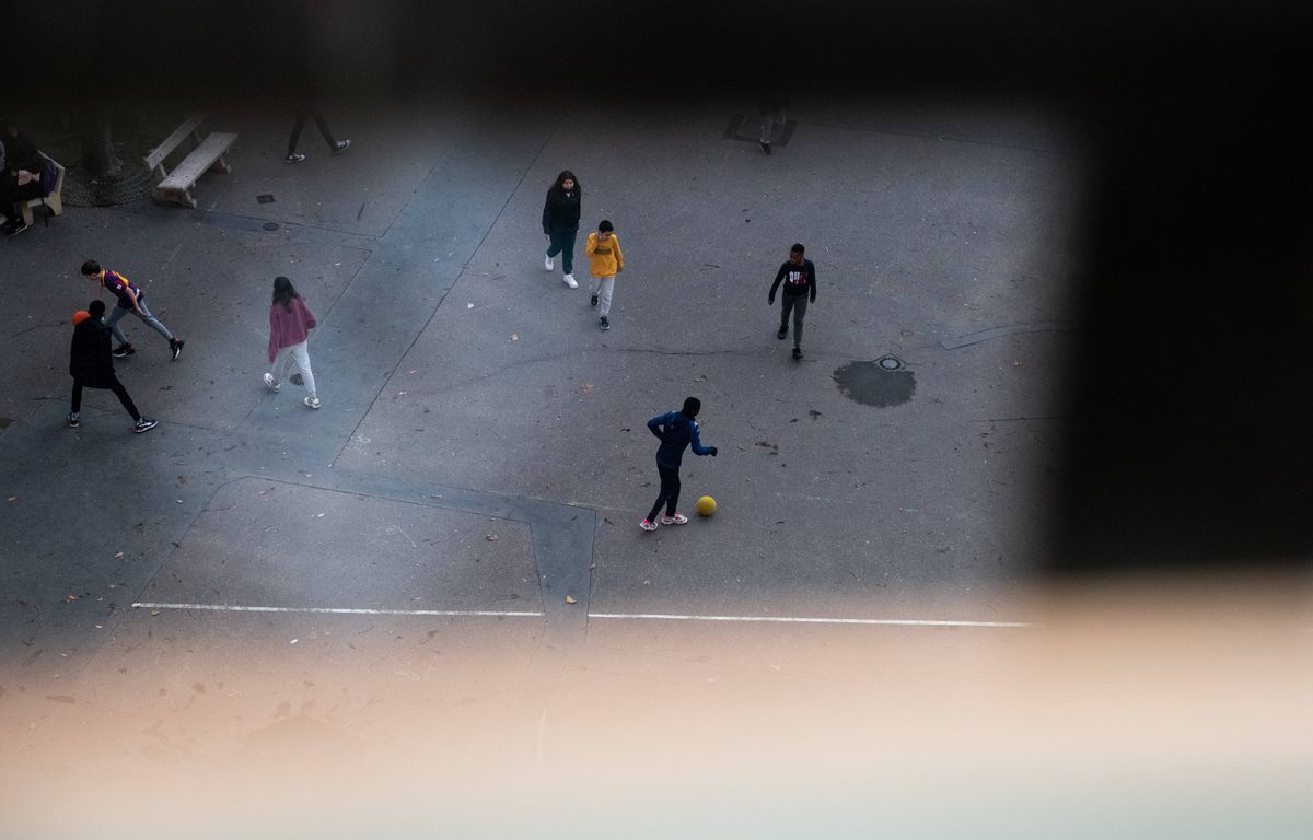 Suicide de Lindsay : La famille porte plainte après le décès de l’adolescente de 13 ans