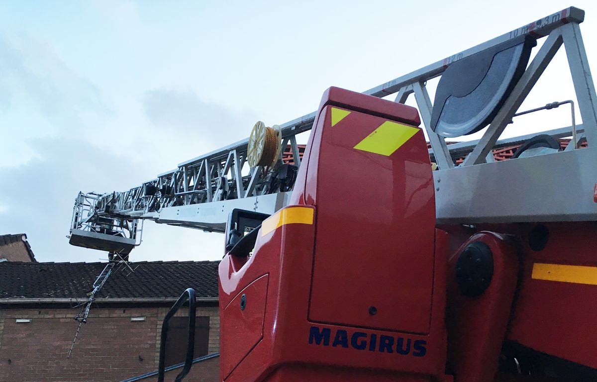 Vendée : Les pompiers sortent la grande échelle pour secourir un chat coincé sur un toit