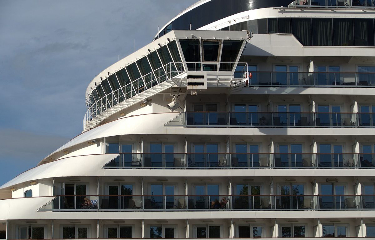 Elle chute du haut d’un paquebot en pleine croisière avant d’être repêchée par miracle