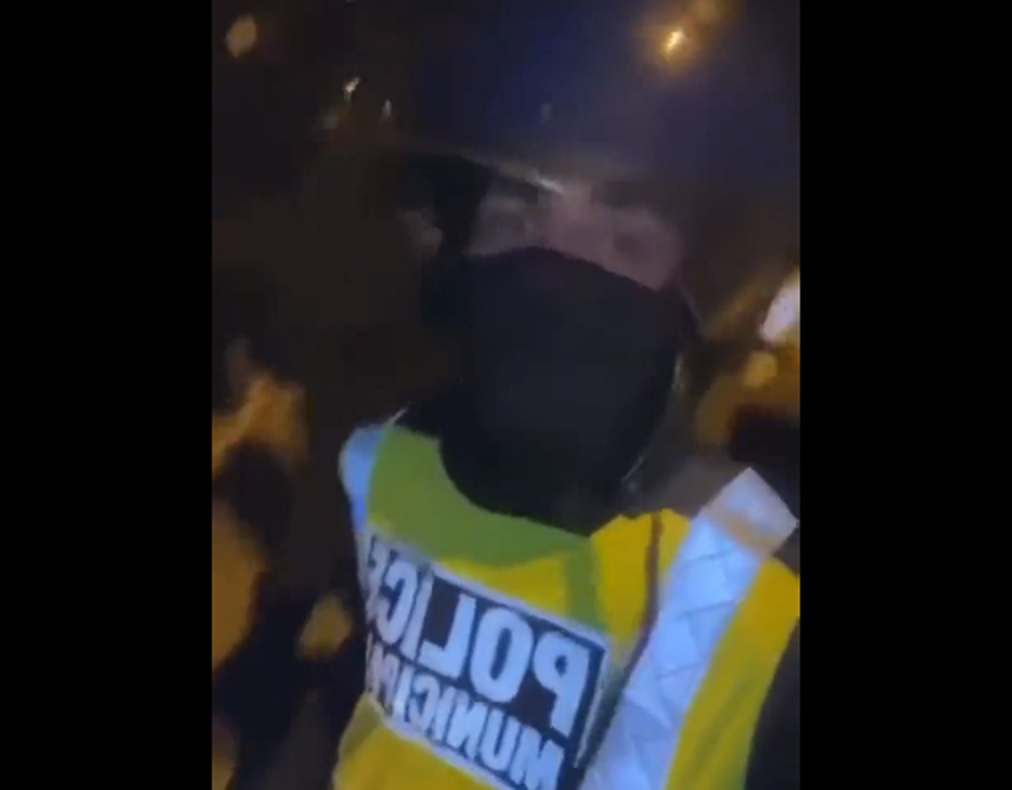 VIDEO : Des racailles ont volé du matériel de police