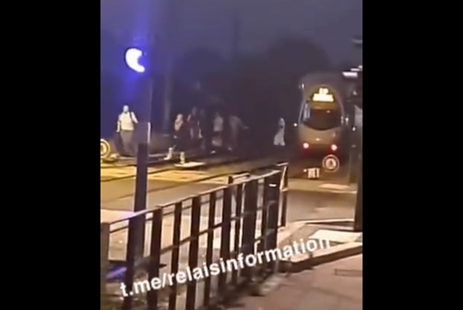 VIDEO CHOC – Gros incendie dans un tramway à Lyon !
