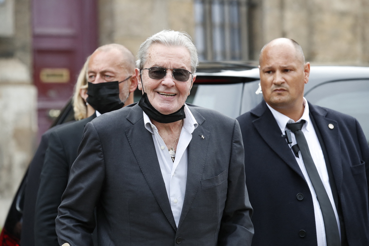 « Au dos, il y avait écrit… » : ce bien inestimable offert par Alain Delon à sa fille Anouchka pour célébrer ses 12 ans