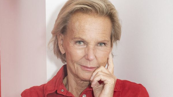 "Je m’abstiendrais de serrer la main" : ce chanteur célèbre à qui Christine Ockrent ne pardonne pas