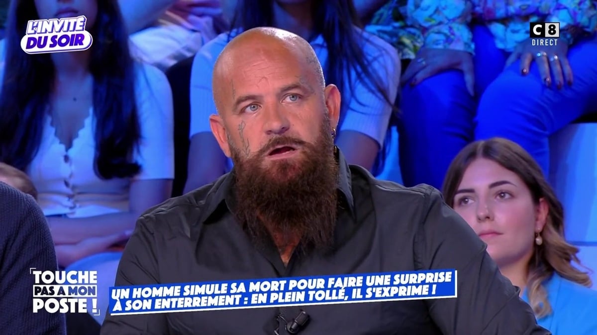 Il simule sa propre mort et son enterrement pour tester ses proches : son témoignage passe mal dans TPMP