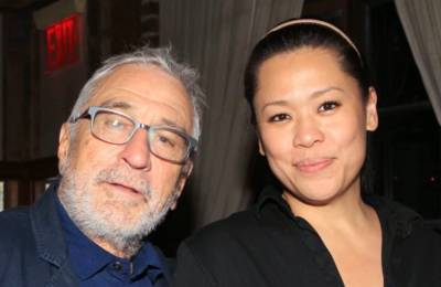 La compagne de Robert De Niro présente sa fille de trois mois à la télévision et crée le malaise