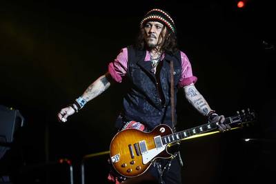 La vraie raison derrière l’annulation du concert de Johnny Depp: “Il a été retrouvé inconscient dans sa chambre d’hôtel”