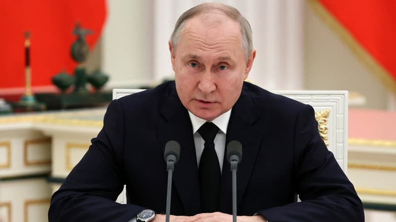 Guerre en Ukraine: Poutine assure que la Russie dispose d’une “bonne réserve” de bombes à sous-munitions