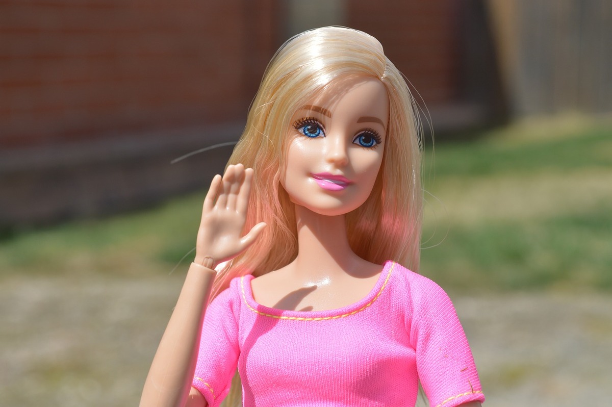 AVANT/APRES. Elle dépense plus de 100 000 euros pour être une Barbie, le résultat est sidérant