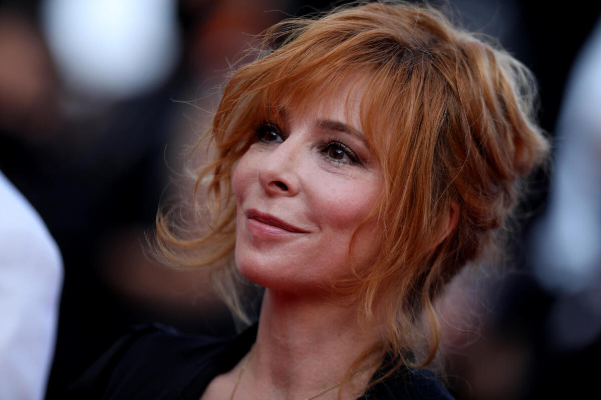Mylène Farmer : suite à l’annulation de ses deux concerts au Stade de France, la chanteuse partage son « immense tristesse »