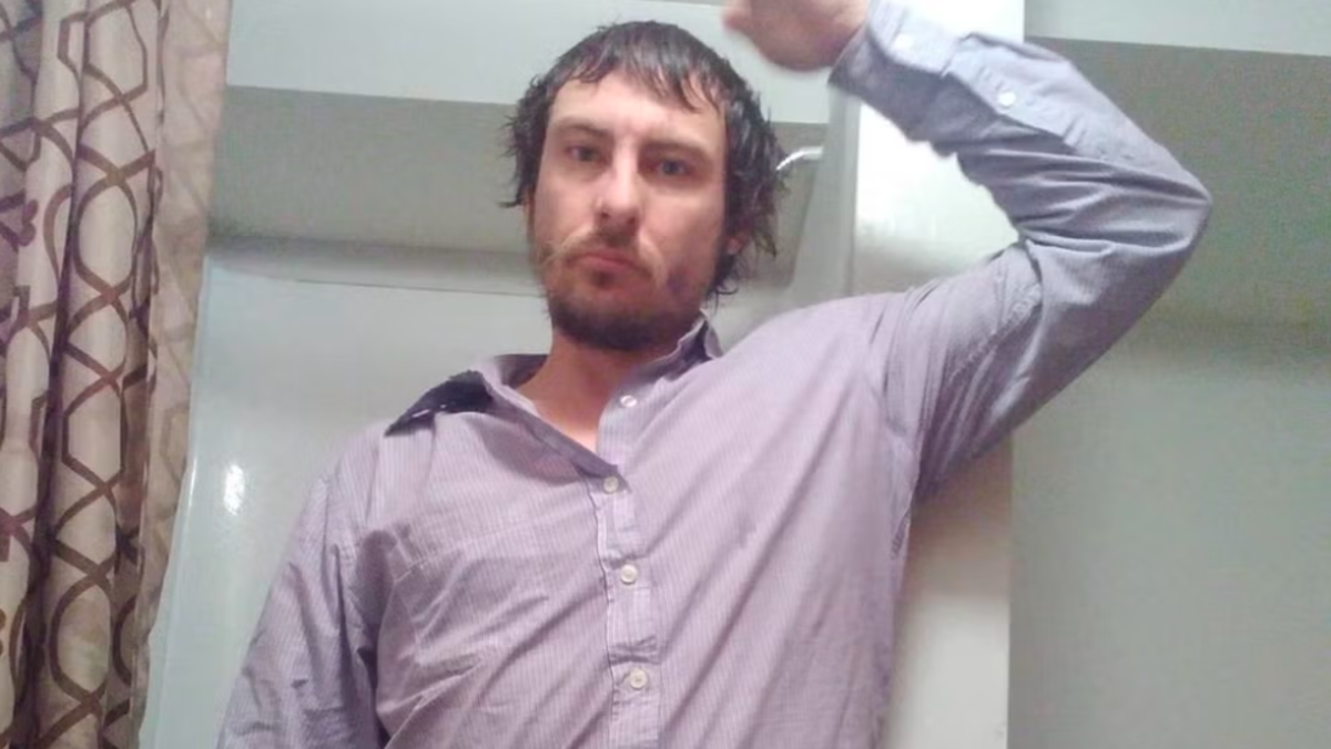 Il tente d’échapper à la police en se réfugiant dans un congélateur, la suite se passe de commentaires