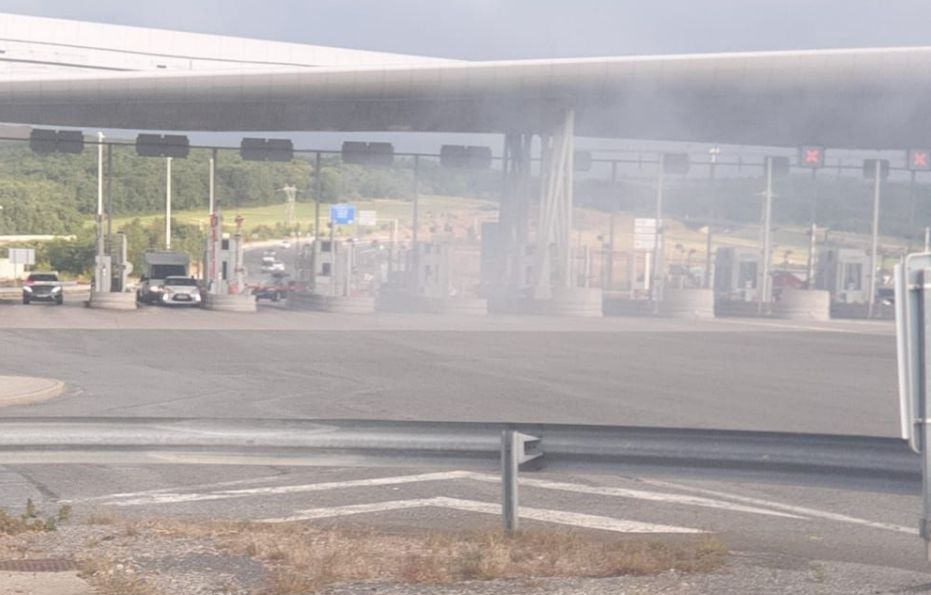 Aveyron : Un véhicule a pris feu sur l’A75 au péage du viaduc de Millau