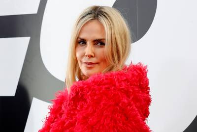 Charlize Theron répond aux rumeurs de chirurgie esthétique: “Je vieillis, c’est tout”