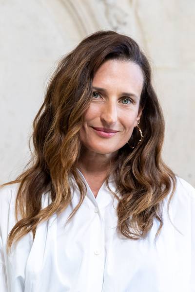 “À l’école, c’était compliqué”: Camille Cottin se livre sur son complexe physique qui l’a longtemps hantée