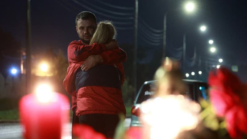 Mort d’Evguéni Prigojine: hommages et mémorial improvisé devant le siège de Wagner à Saint-Pétersbourg