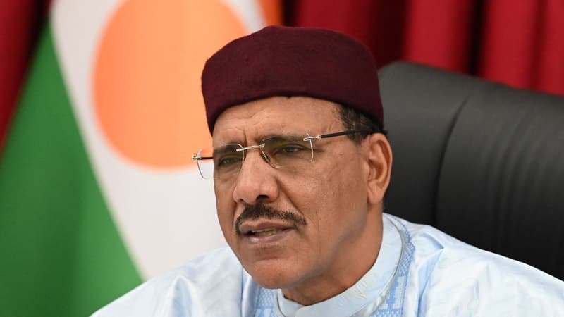 Coup d’État au Niger: le président Mohamed Bazoum, séquestré, “a eu la visite de son médecin”
