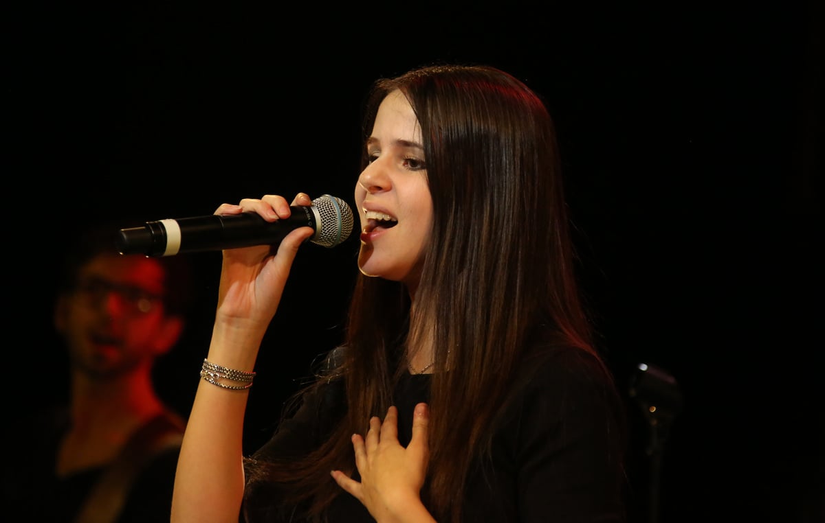 Marina Kaye bientôt maman ? Les confidences de la chanteuse sur ses projets avec son mari