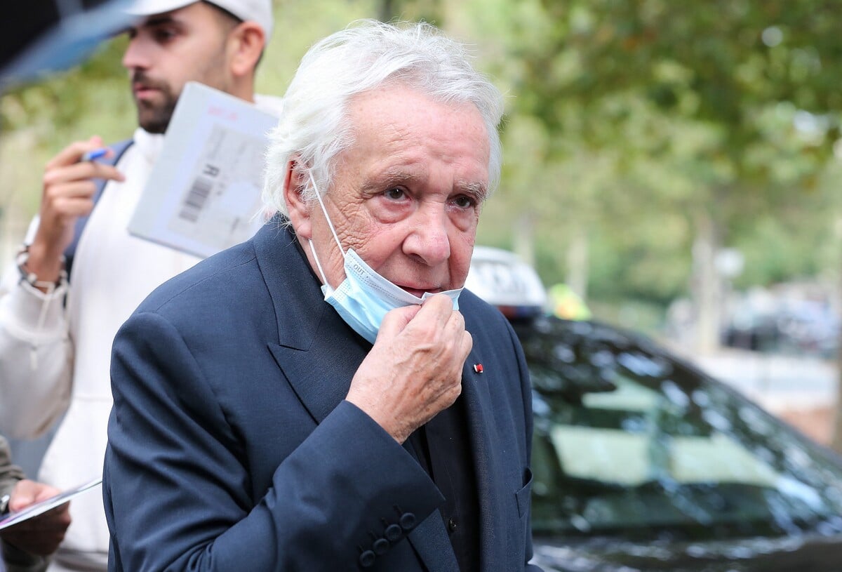 Michel Sardou dépité : « Pas pu sortir… », pourquoi son été a viré au fiasco