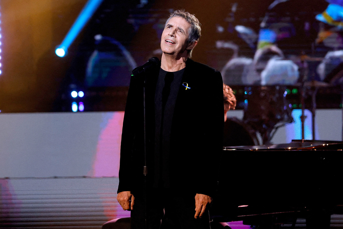 Mort de Gérard Clerc : son frère Julien Clerc dévasté, ce geste touchant fait après son concert hommage