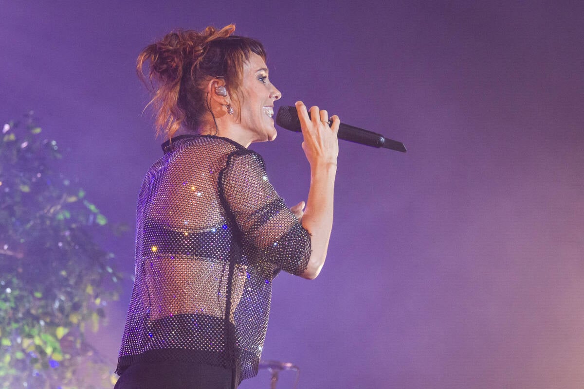 Zaz en deuil : la chanteuse se confie sur la récente perte de son père