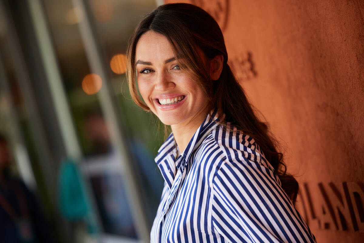 Miss Univers 2024 : Diane Leyre incendiaire sur son premier portrait officiel