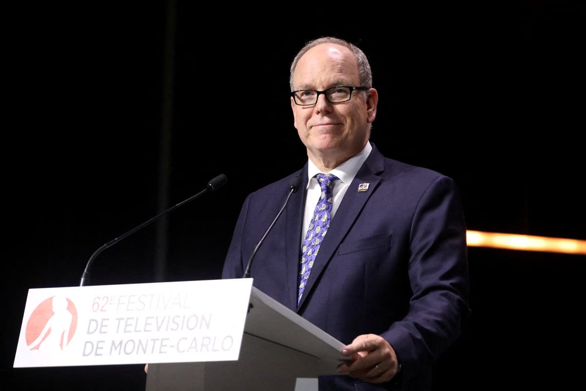 Albert de Monaco : loin de Charlene, il célèbre les 20 ans de son fils Alexandre avec Nicole Coste