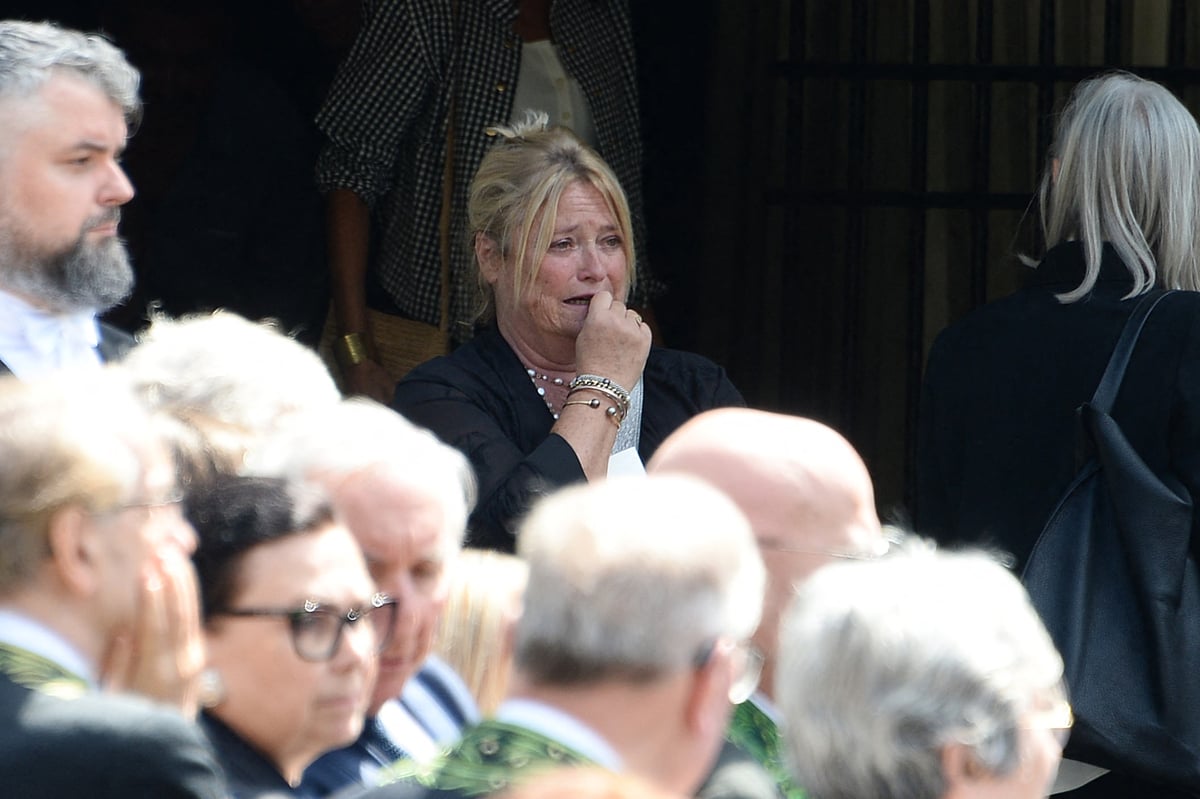 Obsèques d’Hélène Carrère d’Encausse : l’animatrice Marina Carrère d’Encausse en pleurs pour ses adieux à sa mère